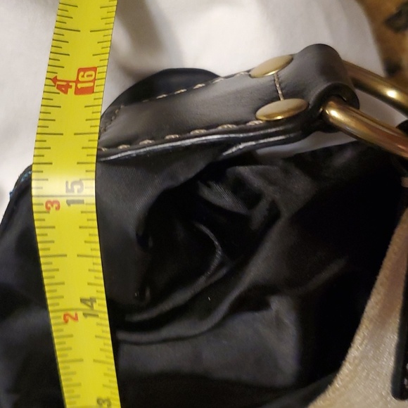 Coach: black moon-shaped bag. - Picture 13 of 16